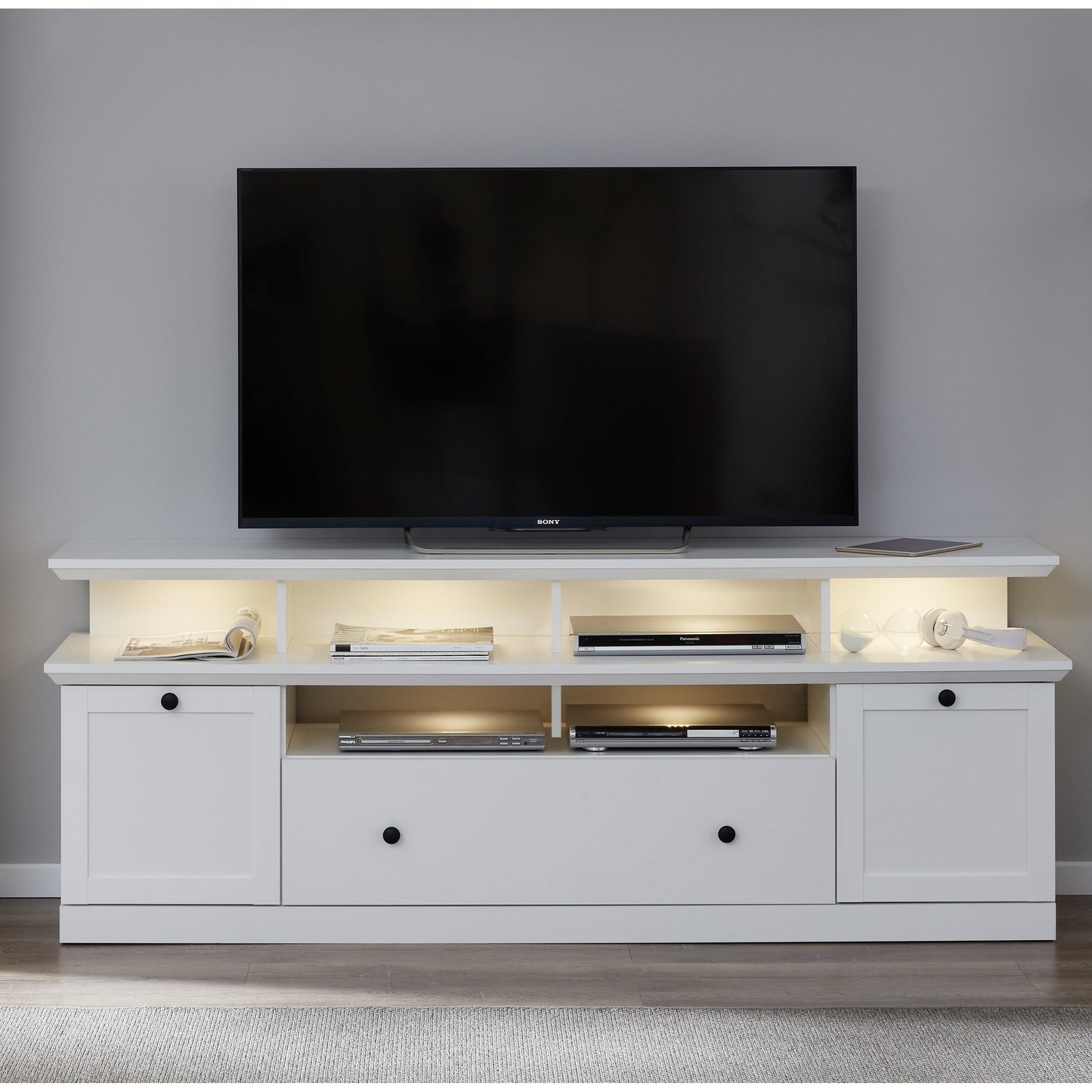 Cheshire Country Style Large White TV Stand With Lifted Shelf - FurniComp