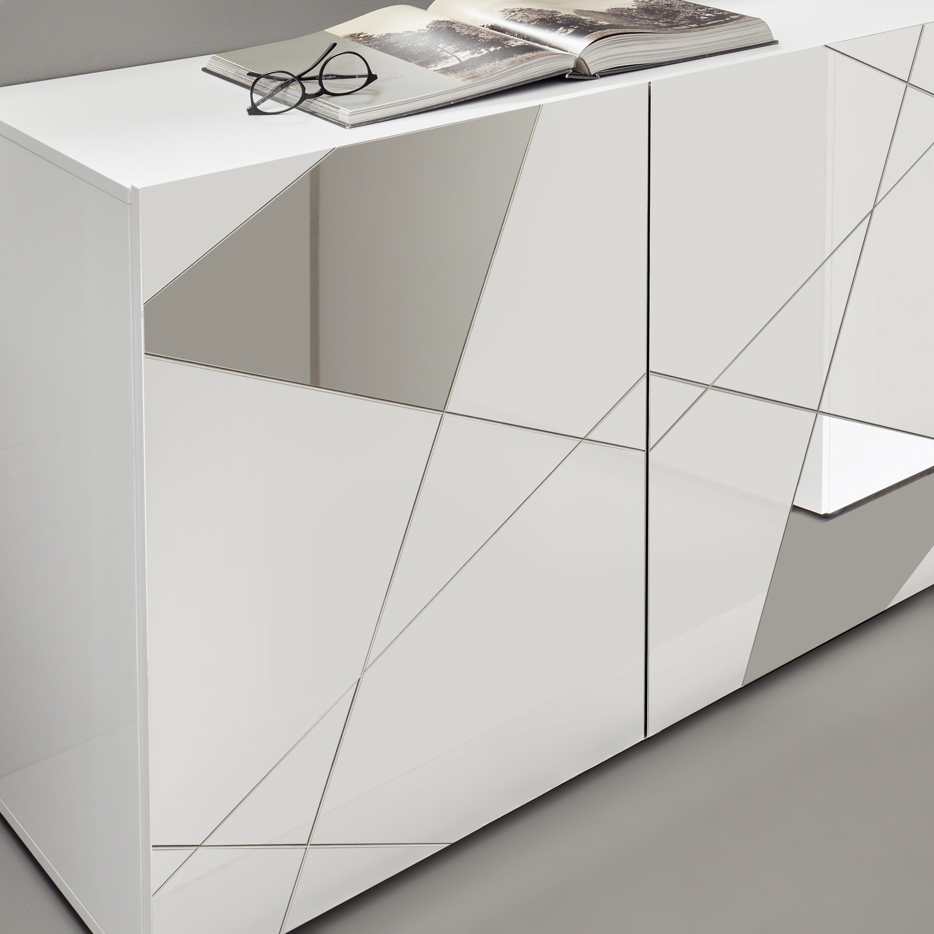 Giulia 4 Door White Gloss Sideboard with Mirrors - FurniComp