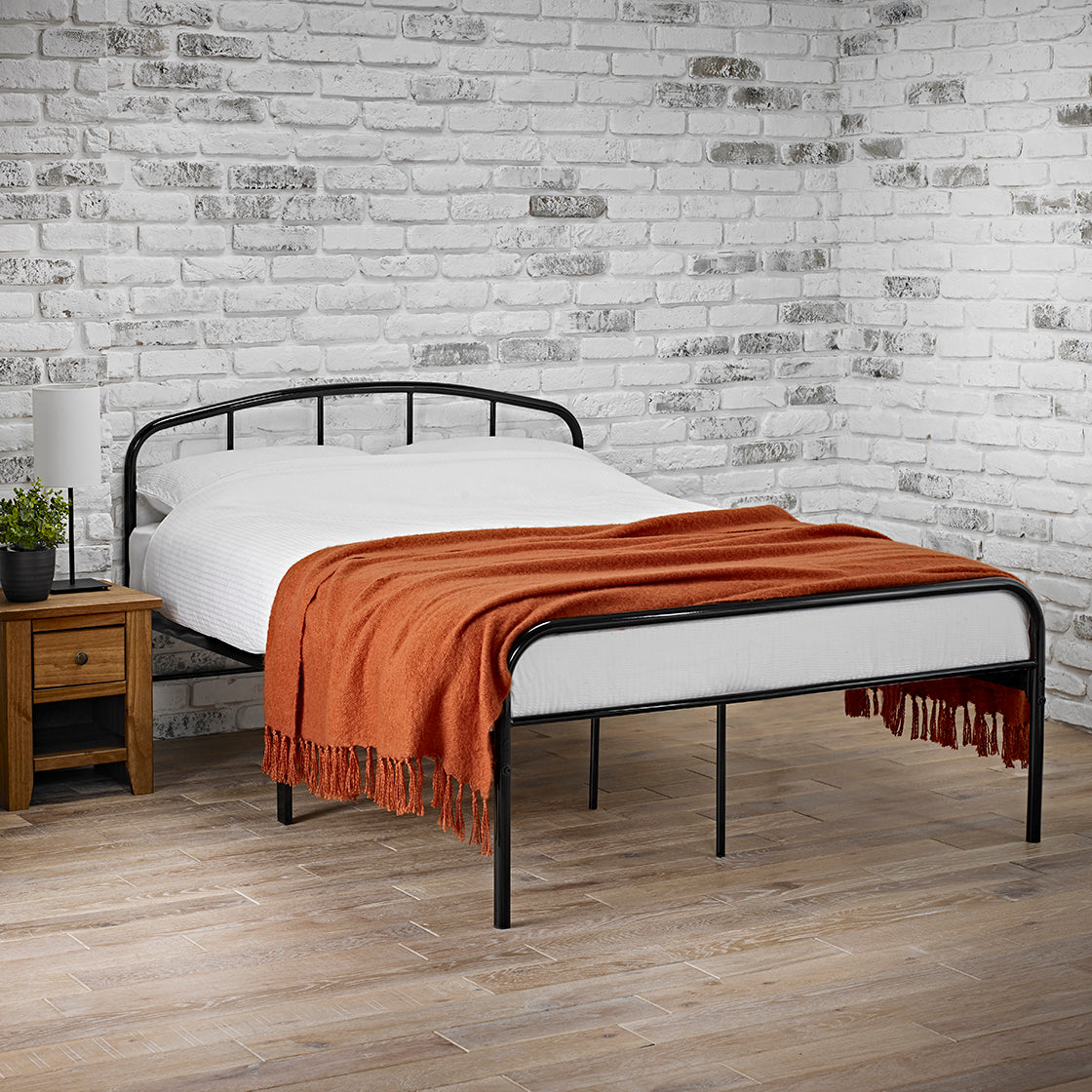 Spencer Black Metal Frame Bed - FurniComp